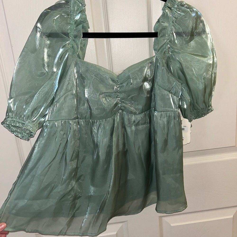 Alter’d State. Size Small. Green/Iridescent.